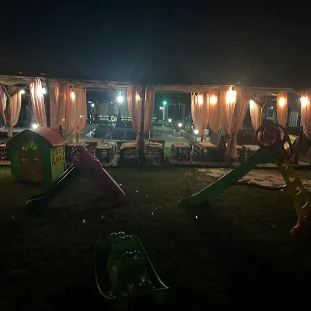 Brvnare Rodjak Sa Sela Lodge *