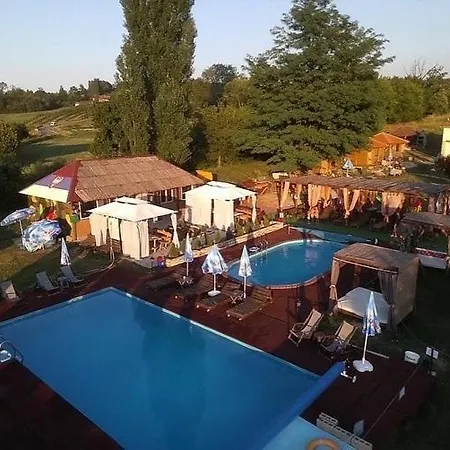 Brvnare Rodjak Sa Sela אכסניה