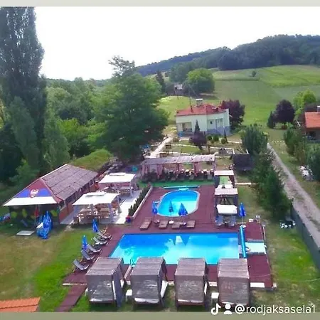 Brvnare Rodjak Sa Sela