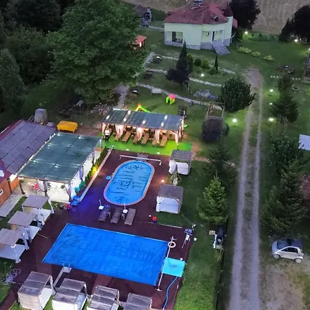 Brvnare Rodjak Sa Sela Lodge *