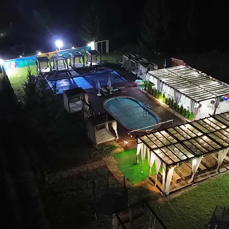 Brvnare Rodjak Sa Sela Lodge