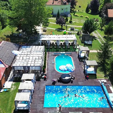 Brvnare Rodjak Sa Sela אכסניה