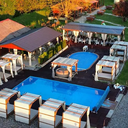 Brvnare Rodjak Sa Sela אכסניה Mionica