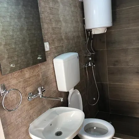 Brvnare Rodjak Sa Sela אכסניה