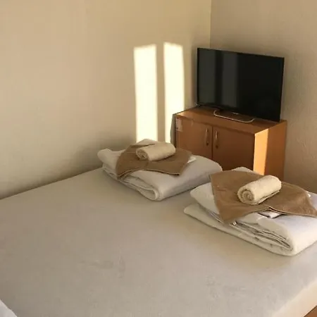 롯지 Brvnare Rodjak Sa Sela *