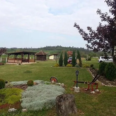 Brvnare Rodjak Sa Sela אכסניה *