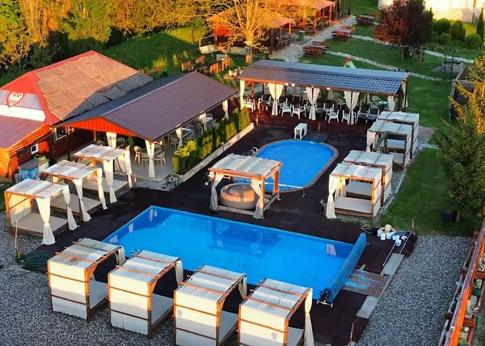 Brvnare Rodjak Sa Sela 山林小屋 Mionica